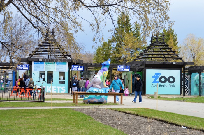 After leaving the zoo I noticed that they had all three entrances open today. 