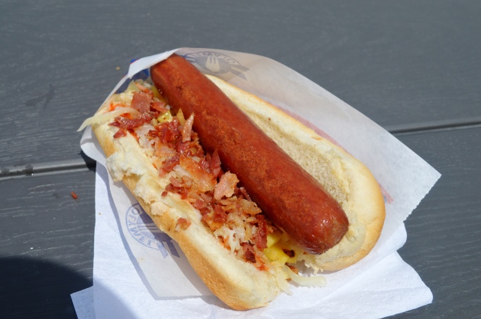 For lunch I try the Hawaiian Hot Dog. It was tasty but very messy and the bun was bit on the stale side. 